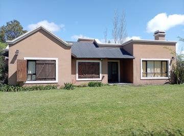 Casa · 158m² · 4 Ambientes · 2 Cocheras · Casa Arroyo Dulce