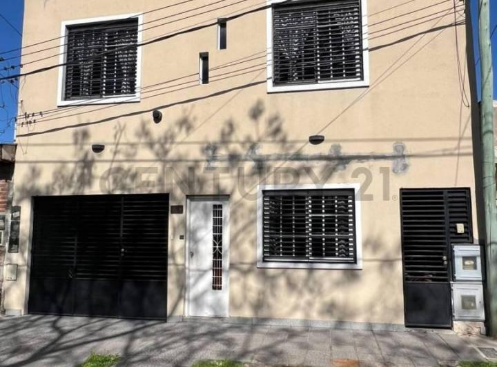 Casa · 161m² · 4 Dormitorios · 1 Cochera