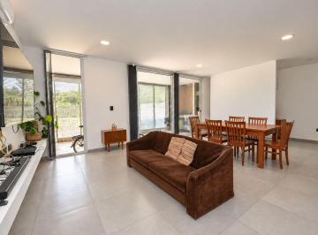 Casa · 138m² · 4 Ambientes · 2 Cocheras · Casa en Venta La Plata 3 Dorm. Amplio Parque