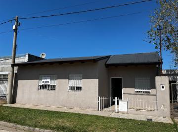 Casa de 5 ambientes, Pérez · Casa en Venta en Pérez. con Patio