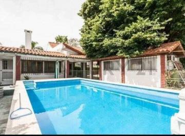 Casa · 180m² · 5 Ambientes · 2 Cocheras · Venta de Casa 5 Ambientes con Piscina en Turdera
