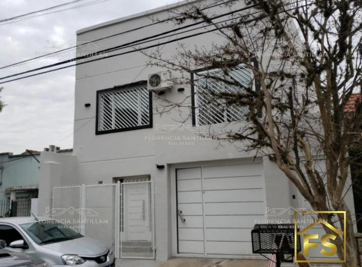Casa · 230m² · 5 Ambientes · 4 Cocheras