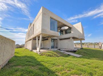 Casa · 505m² · 7 Ambientes · 3 Cocheras · Casa en Venta en La Providencia Fondo Al Agua