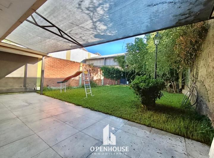 Casa · 290m² · 4 Cocheras
