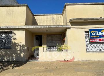 Casa · 185m² · 4 Ambientes · 1 Cochera · Venta Casa de 4 Ambientes Sobre Lote de 325 m en Villa Luzuriaga