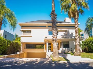 Casa · 465m² · 9 Ambientes · Casa 4 Dorm en 3 Plantas, 465 m² Cubiertos — Funes Hills San Marino