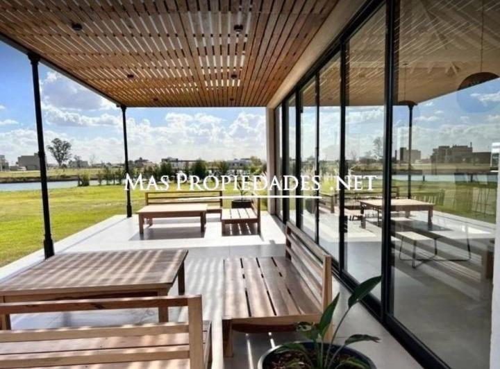 Terreno · 778m²