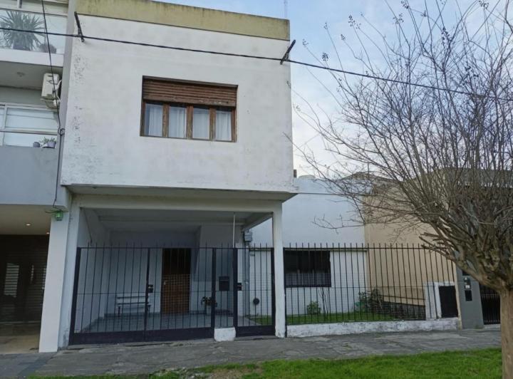 Casa · 128m² · 6 Ambientes · 1 Cochera