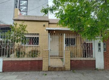 PH · 52m² · 3 Ambientes · Venta Casa PH 3 Ambientes Moron - Terraza Propia