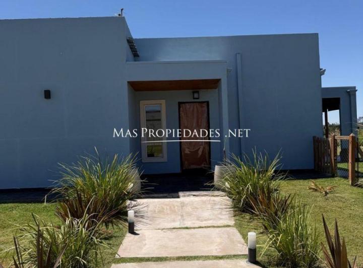Casa · 100m² · 4 Ambientes · 2 Cocheras