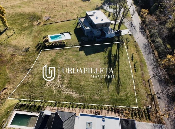 Terreno · 1627m²