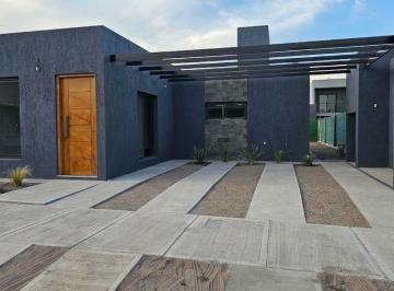Casa · 120m² · 4 Ambientes · 2 Cocheras · Venta Casa B Privado Vista Oliva 3 Dorm 2 Baños Apta Credito