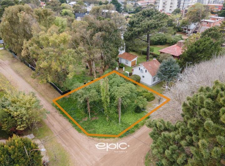 Terreno · 348m²