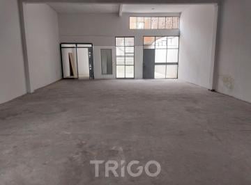 Depósito · 200m² · 1 Ambiente · 4 Cocheras · Depósito en Lomas del Mirador