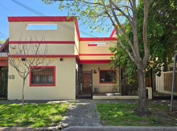 Casa · 150m² · 4 Ambientes · 1 Cochera · Venta Casa 4 Amb Terraza Cochera Ciudad Jardin