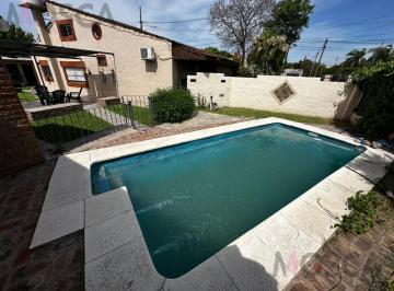 Casa · 200m² · 5 Ambientes · 1 Cochera · Casa en Moreno Tomo Departamento