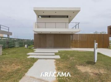 Casa · 133m² · 4 Ambientes · 1 Cochera · Casa en Venta en Lares de Canning