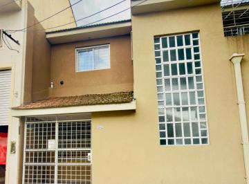 Casa de 4 ambientes, Lanús · Remodelada a Nuevo! Muy Buen Estado