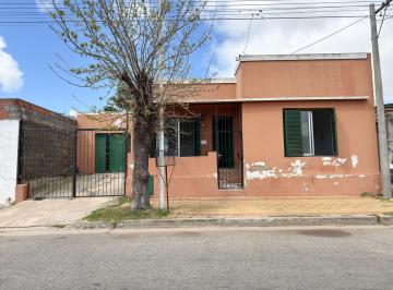 Casa · 130m² · 3 Ambientes · 1 Cochera · Casa en Venta 2 Hab Jardin Quincho Cochera Tandil