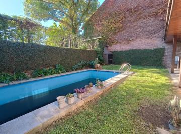 Casa · 208m² · 7 Ambientes · Casa 4 Dorm. con Jardín y Pileta en La Lucila