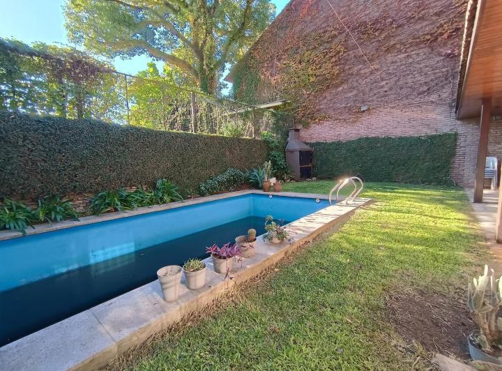 Casa · 208m² · 7 Ambientes