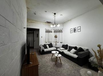 Casa · 74m² · 3 Ambientes · 1 Cochera · Casa en Venta 2 Dorm. Zona Sur