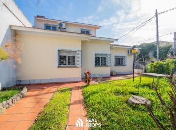 Casa · 141m² · 5 Ambientes · 3 Cocheras · Casa de 5 Ambientes en Venta Jardín Patio Garaje en Villa Adelina Vicente López Zona Norte