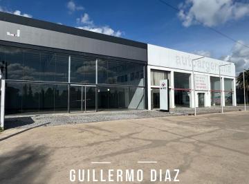 Local comercial · 1800m² · 15 Ambientes · 20 Cocheras · Local en Francisco Alvarez