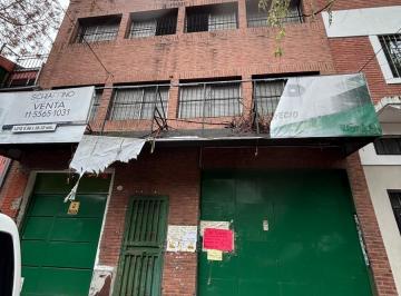 Edificio · 816m² · 1 Cochera · Edificio Comercial con Local, Vivienda y Deposito! Acceso Vehicular. Sup Total: 816 m²