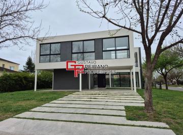 Casa de 5 ambientes, Escobar · Casa en Venta en Haras Santa María, Barrio Cerrado, Escobar. Loma Verde. 4 Dorm., Moderna.