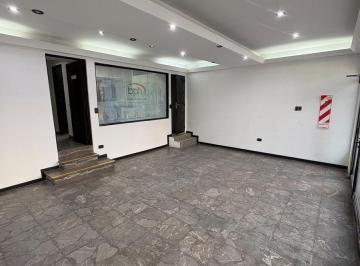 Oficina comercial · 122m² · 4 Ambientes · Oficina en Alquiler. 122 m. Sotano y Patio. Av Juan B. Justo 3800. Paternal