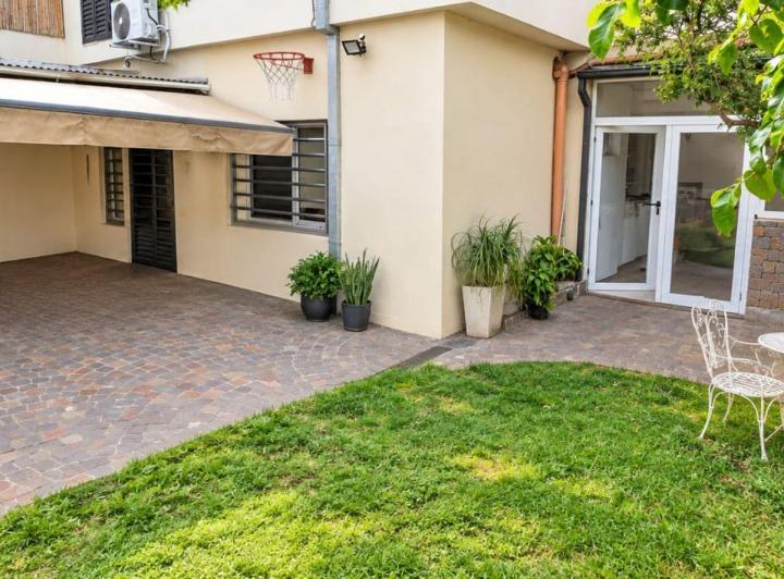 Casa · 200m² · 4 Ambientes · 1 Cochera
