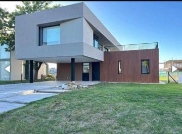 Casa · 200m² · 4 Ambientes · 1 Cochera · Casa Greenville Polo & Resort
