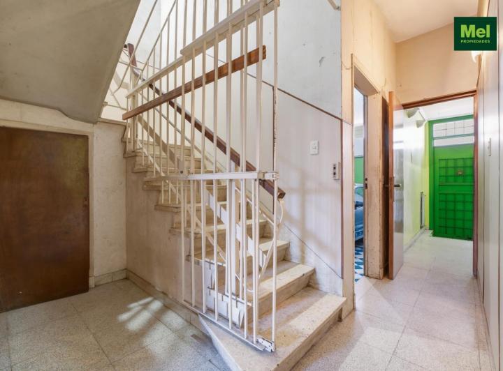 Casa · 255m² · 6 Ambientes · 1 Cochera