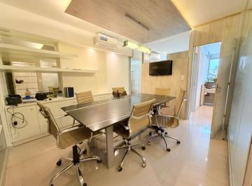 Oficina comercial · 60m² · 4 Ambientes · Moderna Oficina Profesional en Alquiler - Edificio Essence | Zona Guemes
