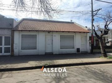 Casa · 114m² · 3 Ambientes · Casa 1 Dormitorio C/ Patio y Parrillero