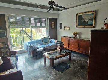 Casa de 8 ambientes, Parque Chacabuco · Salas 300 - Casa en Lote Propio en Excelente Zona (U$s 310.000. -)