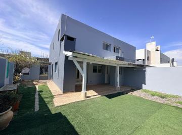 Casa · 180m² · 6 Ambientes · 1 Cochera · Duplex Chacra del Norte - 3 Dorm