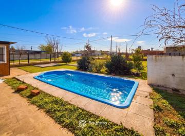 Casa · 450m² · 3 Ambientes · 1 Cochera · Venta | Permuta - Casa de 1 Dormitorio con Cochera - Don Ferruccio, Timbúes - Apto Crédito.