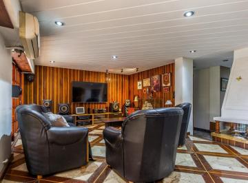 Casa · 275m² · 4 Ambientes · 2 Cocheras · Venta Casa 4 Ambientes con Cochera en Villa Lugano