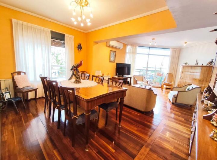 Departamento · 83m² · 3 Ambientes · 2 Cocheras