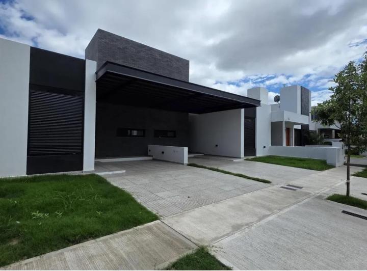 Casa · 112m² · 3 Ambientes · 1 Cochera