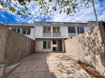 Casa · 90m² · 4 Ambientes · 2 Cocheras · Duplex 3 Dorm. en Godoy Cruz