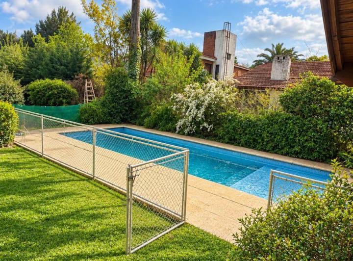 Casa · 140m² · 5 Ambientes · 2 Cocheras