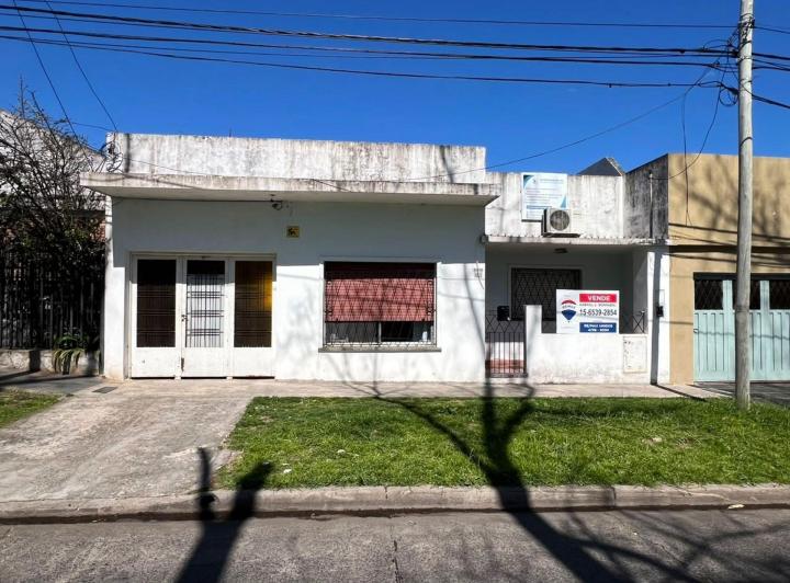 Casa · 92m² · 3 Ambientes · 3 Cocheras