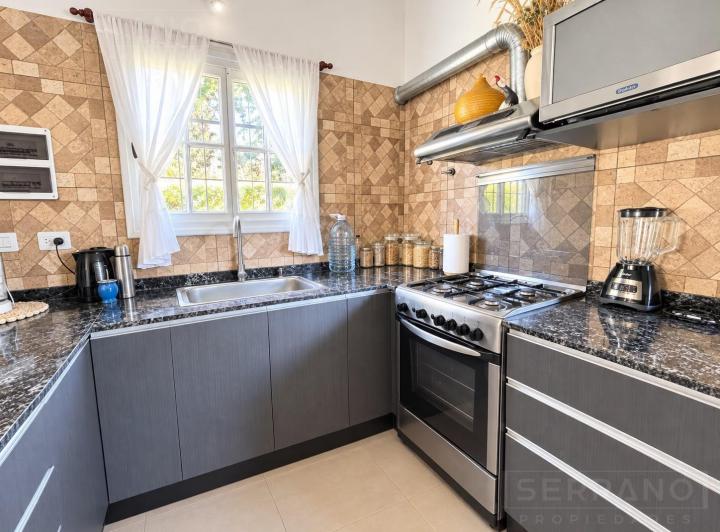 Casa · 76m² · 3 Ambientes · 2 Cocheras