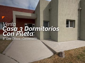 Casa · 216m² · 5 Ambientes · 2 Cocheras · Venta - Casa 3 Dorm. con Pileta - Barrio Los Olivos - Centenario