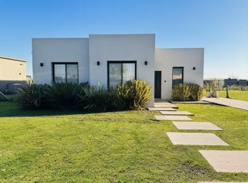 Casa · 110m² · 4 Ambientes · Casa en Alquiler en San Sebastian - Area 13, San Sebastian, Escobar