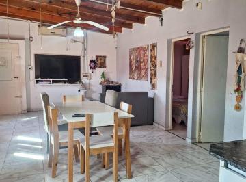 Casa · 244m² · 6 Ambientes · 2 Cocheras · Venta Casa Multifamiliar - 6 Dorm. - V. G. G.