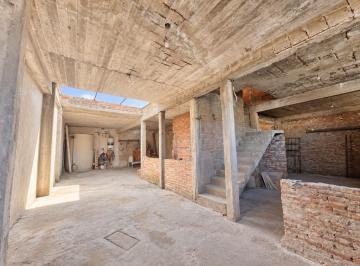 Casa · 159m² · 4 Ambientes · 1 Cochera · Venta Casa 200 m² m. Coronado con Sólida Estructura